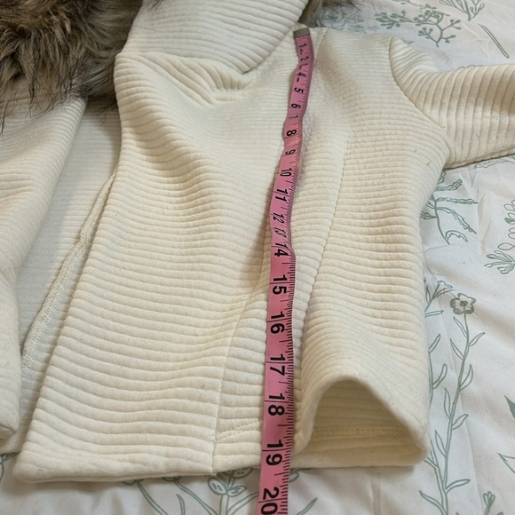 DOLAN Faux Fur Short Jacket - Picture 8 of 9